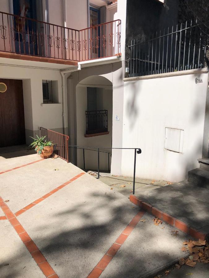 Au Coeur De Ville Avec Terrasse Céret Exterior foto